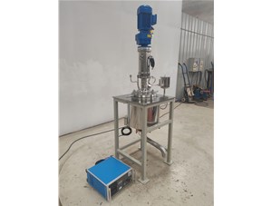 5L不銹鋼油浴電加熱實驗室反應釜已完工發(fā)往自貢